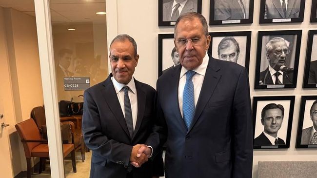 Министр иностранных дел РФ Сергей Лавров и глава МИД Египта Бадр Абдельати во время встречи на полях Генассамблеи ООН