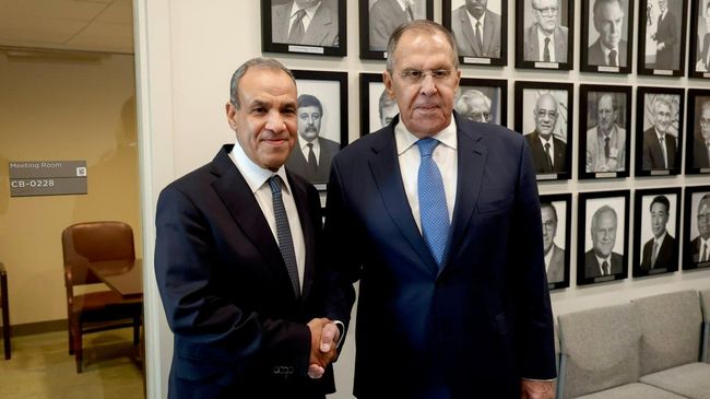 Министр иностранных дел РФ Сергей Лавров и глава МИД Египта Бадр Абдельати во время встречи на полях Генассамблеи ООН