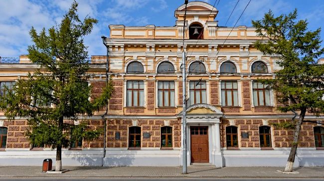 Здание бывшей губернской мужской гимназии в Красноярске