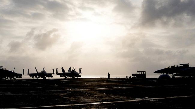 Авианосец USS George Washington в Аравийском море