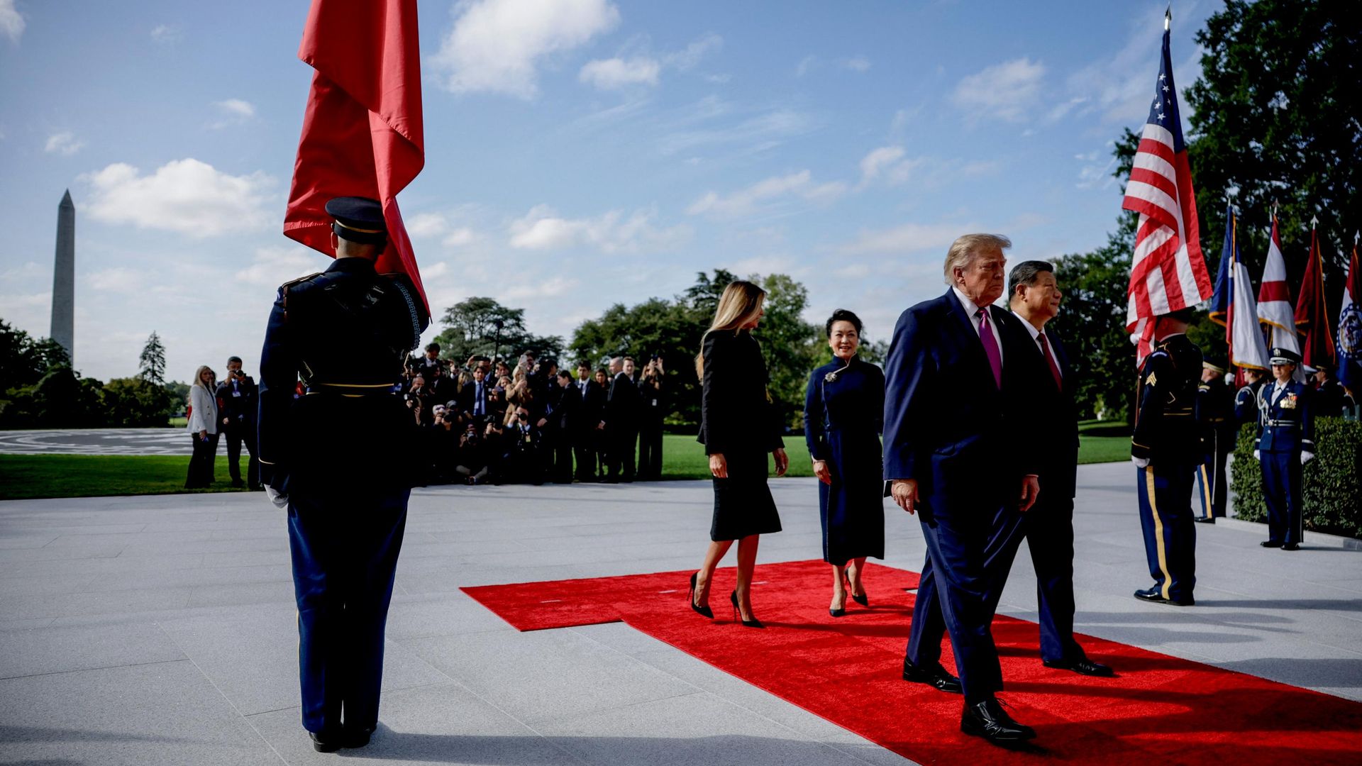 Президент Дональд Трамп и первая леди Меланья Трамп приветствуют председателя КНР Си Цзиньпина и его супругу Пэн Лиюань в Белом доме в Вашингтоне. 24 сентября 2026 Президент Дональд Трамп и первая леди Меланья Трамп приветствуют председателя КНР Си Цзиньпина и его супругу Пэн Лиюань в Белом доме в Вашингтоне. 24 сентября 2026 - РИА Новости, 1920, 24.09.2026