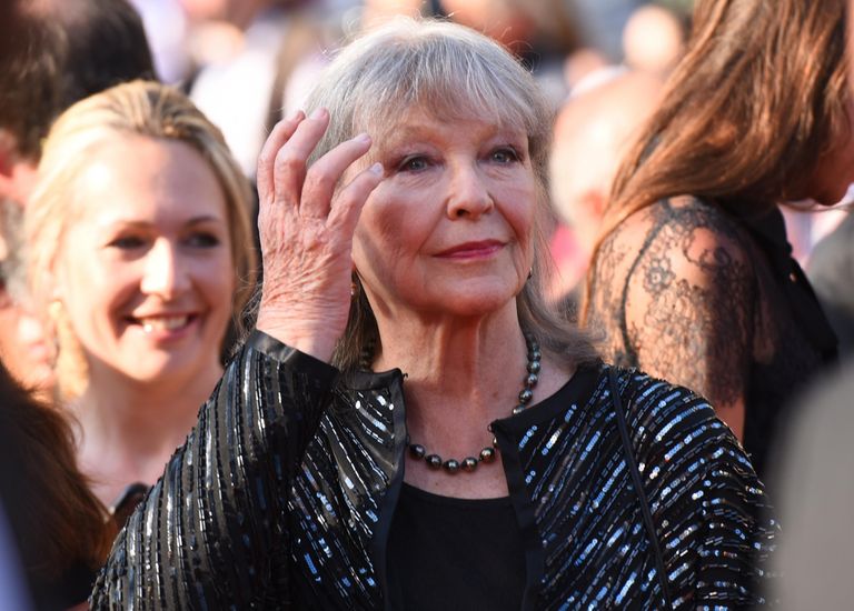 Актриса Марина Влади на красной дорожке церемонии закрытия 70-го Каннского международного кинофестиваля Актриса Марина Влади на красной дорожке церемонии закрытия 70-го Каннского международного кинофестиваля
