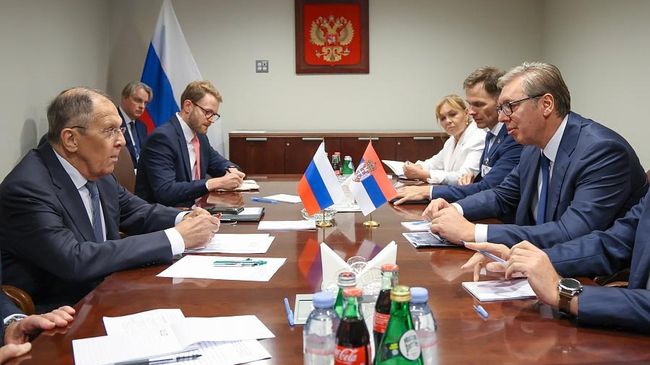 Министр иностранных дел РФ Сергей Лавров и президент Сербии Александр Вучич во время встречи на полях Генассамблеи ООН. 24 сентября 2026