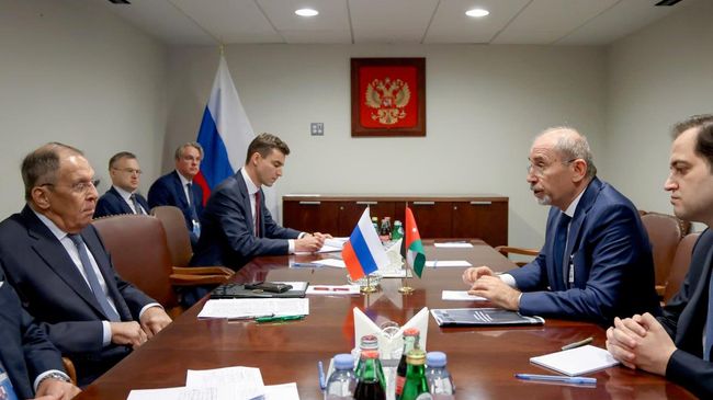 Глава МИД РФ Сергей Лавров на встрече с министром иностранных дел и по делам экспатриантов Иордании Айманом ас-Сафади. 24 сентября 2026