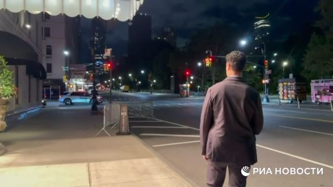 Кортеж спецпредставителя президента России Дмитриева в Нью-Йорке Кортеж спецпредставителя президента России Дмитриева в Нью-Йорке