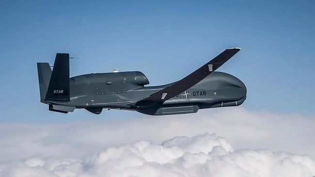 Разведывательный беспилотник НАТО RQ-4D Phoenix