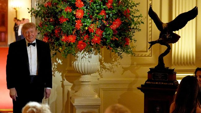Президент США Дональд Трамп произносит тост во время государственного ужина в честь председателя КНР Си Цзиньпина в Белом доме в Вашингтоне. 24 сентября 2026 Президент США Дональд Трамп произносит тост во время государственного ужина в честь председателя КНР Си Цзиньпина в Белом доме в Вашингтоне. 24 сентября 2026