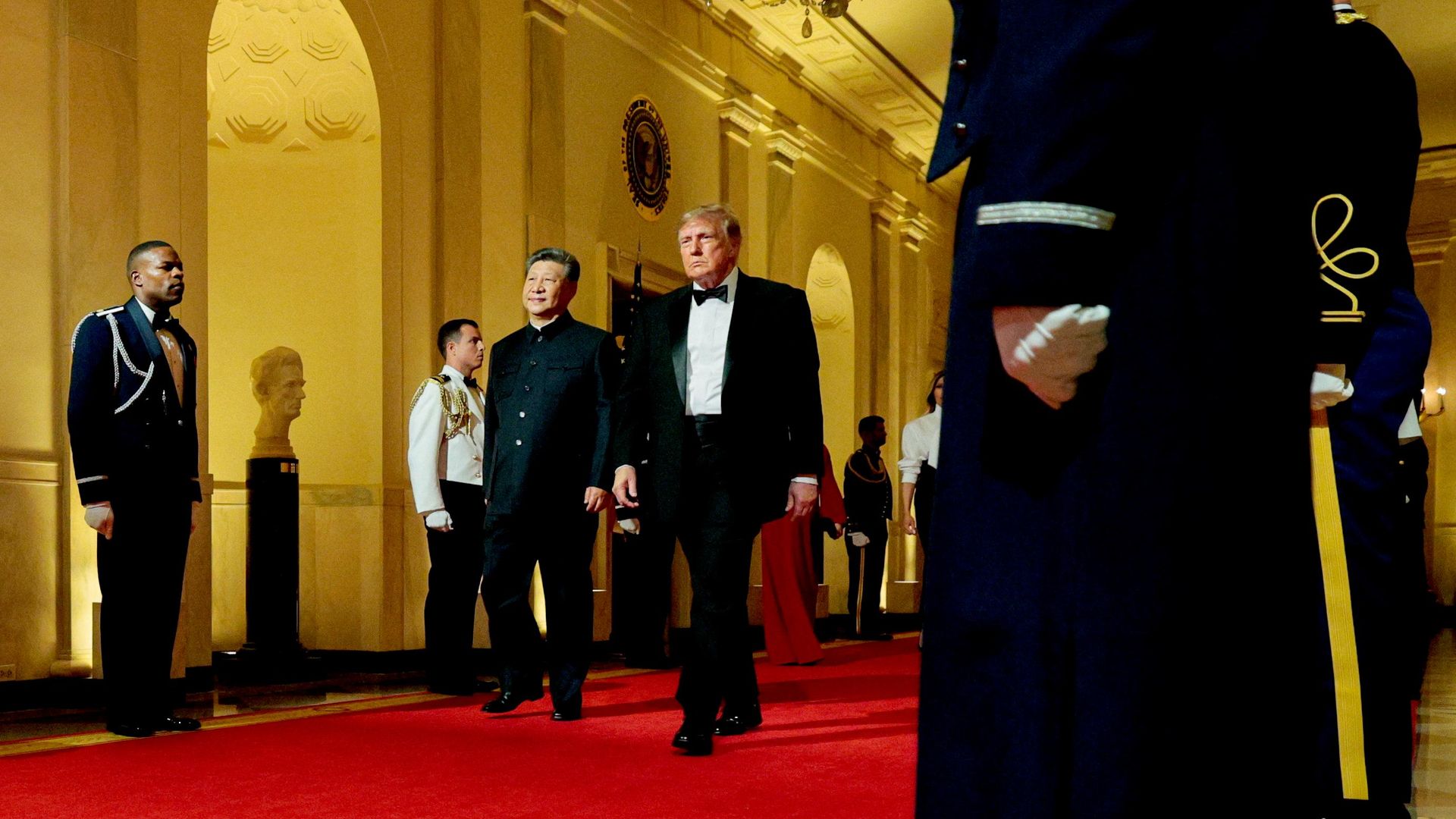 Председатель КНР Си Цзиньпин и президент США Дональд Трамп перед началом государственного ужина в Белом доме в Вашингтоне Председатель КНР Си Цзиньпин и президент США Дональд Трамп перед началом государственного ужина в Белом доме в Вашингтоне - РИА Новости, 1920, 25.09.2026