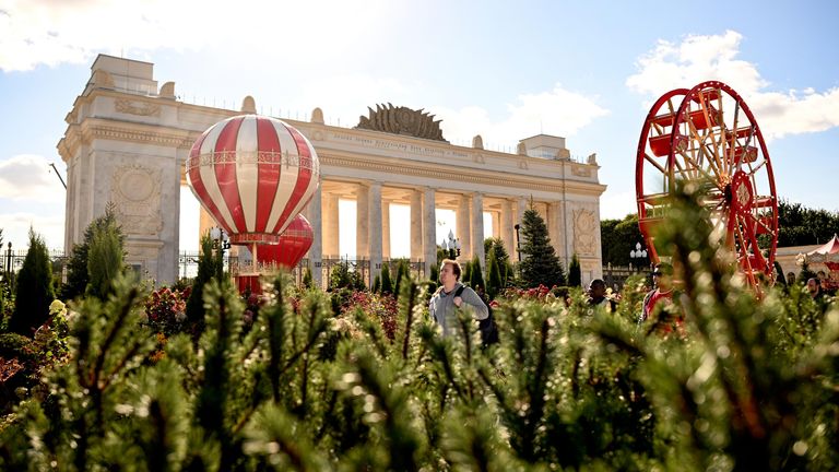 Отреставрированная арка главного входа в Парк Горького