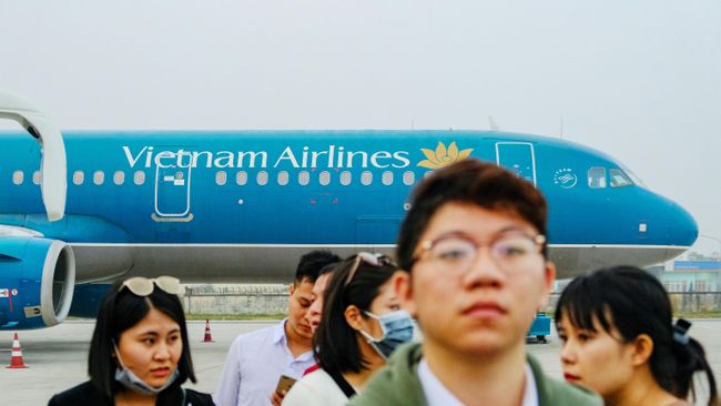 Самолет авиакомпании Vietnam Airlines в аэропорту Ханоя во Вьетнаме