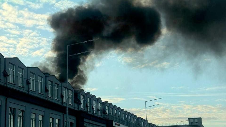 Пожар в бизнес-центре Протасов, на территории которого находится дата-центр Cosmonova Пожар в бизнес-центре Протасов, на территории которого находится дата-центр Cosmonova - РИА Новости, 1920, 26.09.2026