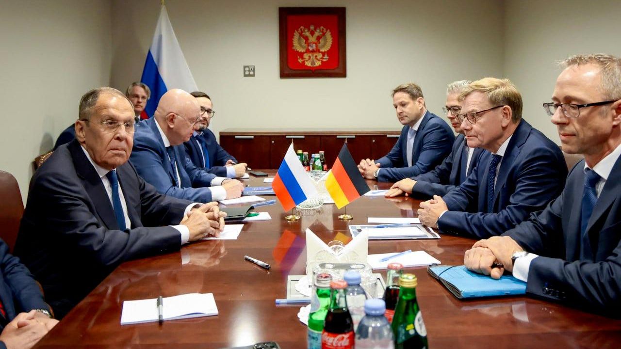 Министр иностранных дел РФ Сергей Лавров во время встречи с главой МИД Германии Йоханом Вадефулем Министр иностранных дел РФ Сергей Лавров во время встречи с главой МИД Германии Йоханом Вадефулем - РИА Новости, 1920, 26.09.2026