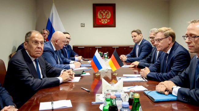 Министр иностранных дел РФ Сергей Лавров во время встречи с главой МИД Германии Йоханом Вадефулем