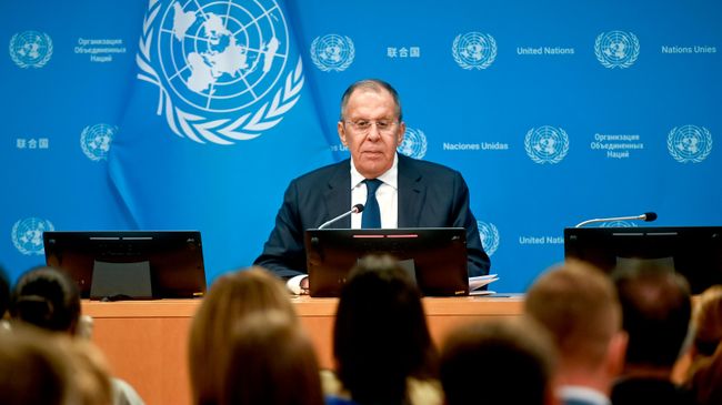 Министр иностранных дел РФ Сергей Лавров во время пресс-подхода на полях 81-й сессии Генассамблеи ООН в Нью-Йорке