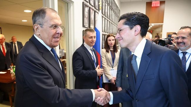 Министр иностранных дел России Сергей Лавров и глава МИД Мексики Роберто Веласко Альварес во время встречи на полях Генассамблеи ООН