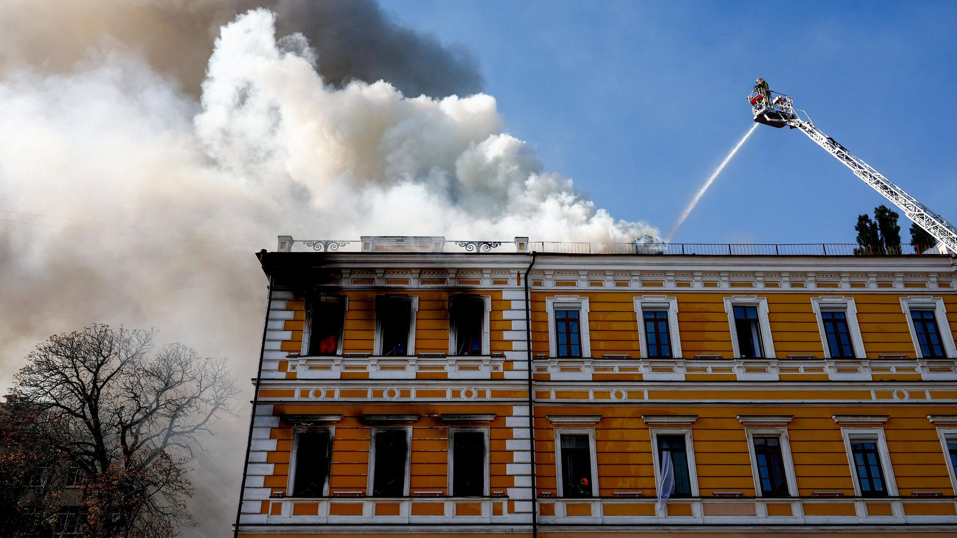 Пожар в здании Национальной академии наук Украины в Киеве Пожар в здании Национальной академии наук Украины в Киеве - РИА Новости, 1920, 28.09.2026