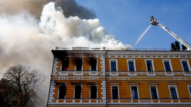 Пожар в здании Национальной академии наук Украины в Киеве