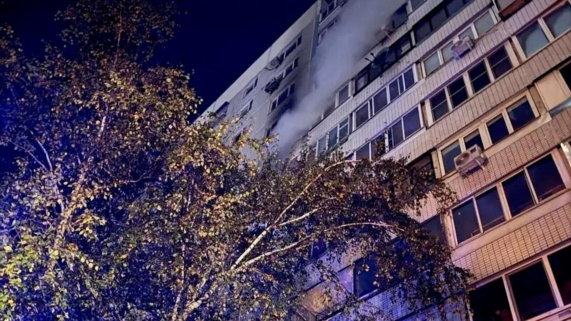 Последствия пожара в квартире жилого дома на улице Кулакова в Москве - РИА Новости, 1920, 29.09.2026