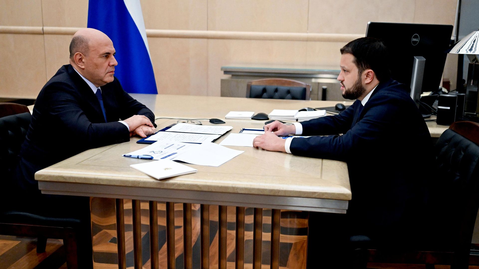 Председатель правительства РФ Михаил Мишустин и руководитель Росавиации Дмитрий Ядров во время встречи Председатель правительства РФ Михаил Мишустин и руководитель Росавиации Дмитрий Ядров во время встречи - РИА Новости, 1920, 29.09.2026