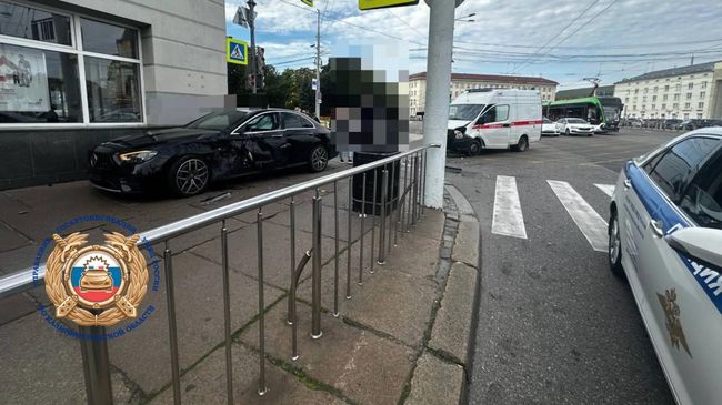 Последствия ДТП с участием скорой помощи в Калининграде