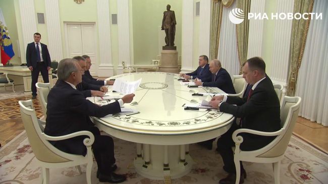 Путин на встрече с представителями руководства Республики Сербской