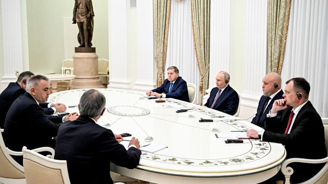 Россия продолжит развивать отношения с Республикой Сербской, заявил Путин