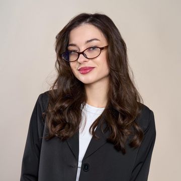 Вероника Авраменко, преподаватель русского языка Вероника Авраменко, преподаватель русского языка