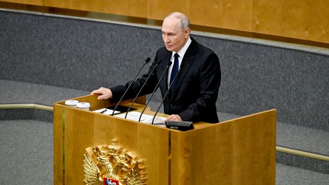 Президент России Владимир Путин выступает на первом пленарном заседании Госдумы Президент России Владимир Путин выступает на первом пленарном заседании Госдумы