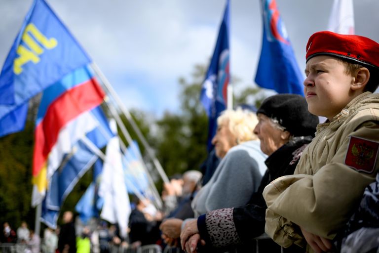 Праздничный митинг-концерт в Центральном парке в Новосибирске в День воссоединения Донецкой Народной Республики, Луганской Народной Республики, Запорожской области и Херсонской области с Российской Федерацией