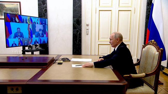 Путин провел встречу с избранными главами регионов и пожелал им успехов в работе