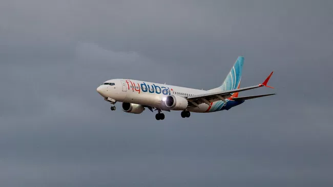 Самолет с пассажирами рейса авиакомпании FlyDubai, экстренно приземлившегося в Табуке, прибывает в международный аэропорт имени Бен-Гуриона, Израиль