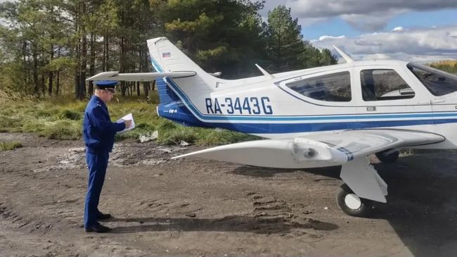 Работа Приволжской транспортной прокуратуры на месте вынужденной посадки самолета на автодороге под Ульяновском