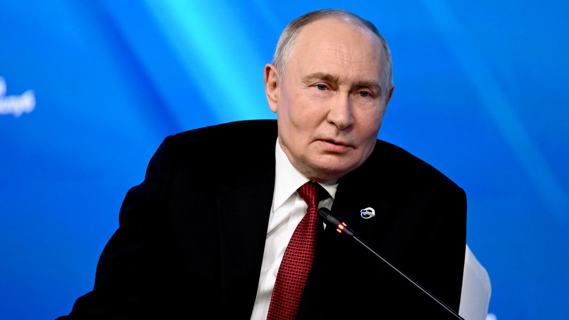 Президент РФ Владимир Путин выступает на пленарной сессии XXIII ежегодного заседания Международного дискуссионного клуба Валдай Президент РФ Владимир Путин выступает на пленарной сессии XXIII ежегодного заседания Международного дискуссионного клуба Валдай - РИА Новости, 1920, 01.10.2026