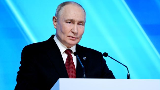 Президент РФ Владимир Путин выступает на пленарной сессии XXIII ежегодного заседания Международного дискуссионного клуба Валдай Президент РФ Владимир Путин выступает на пленарной сессии XXIII ежегодного заседания Международного дискуссионного клуба Валдай