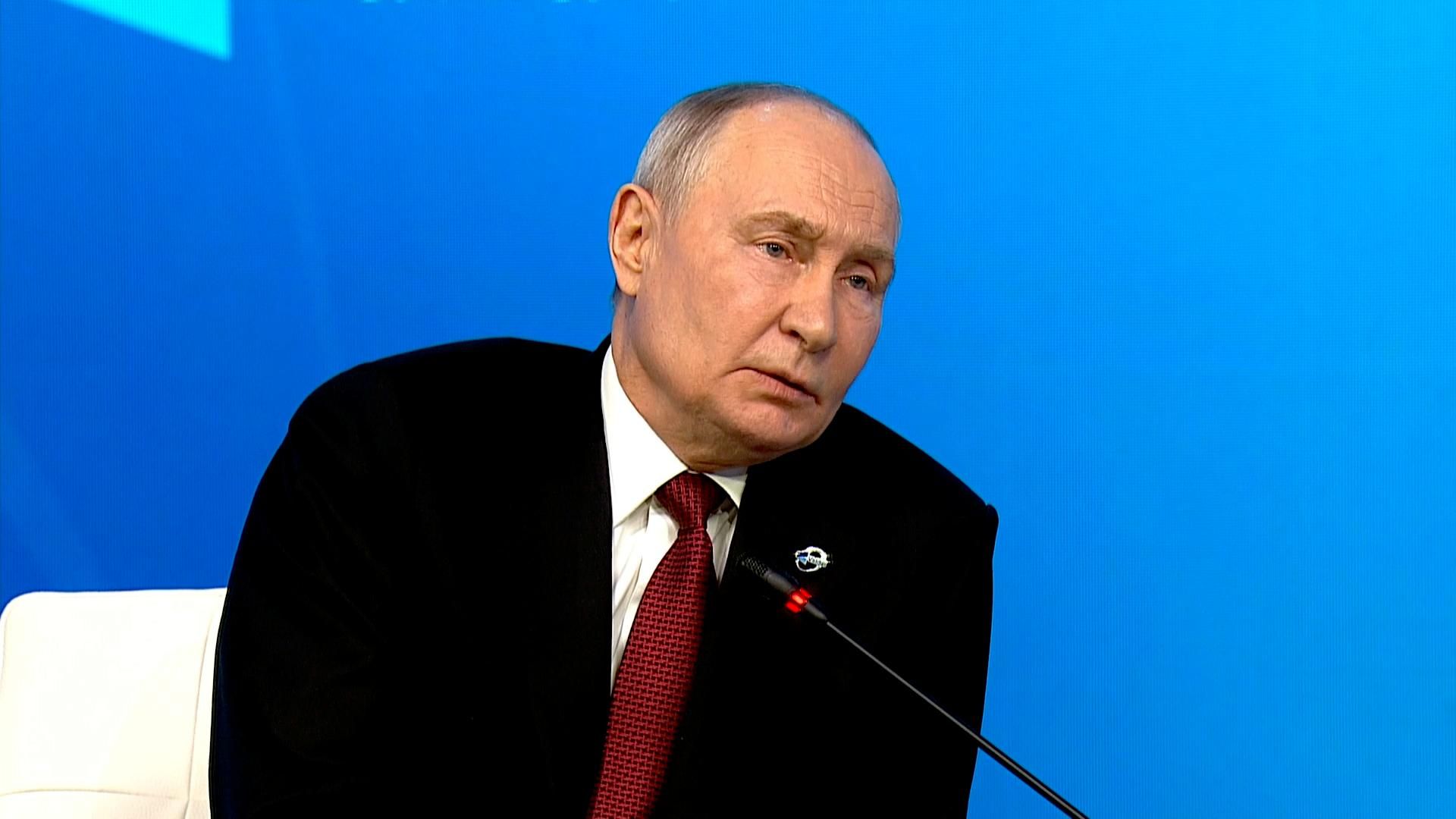 Я пользуюсь администрацией президента: Путин ответил на вопрос, использует ли он ИИ Я пользуюсь администрацией президента: Путин ответил на вопрос, использует ли он ИИ - РИА Новости, 1920, 01.10.2026