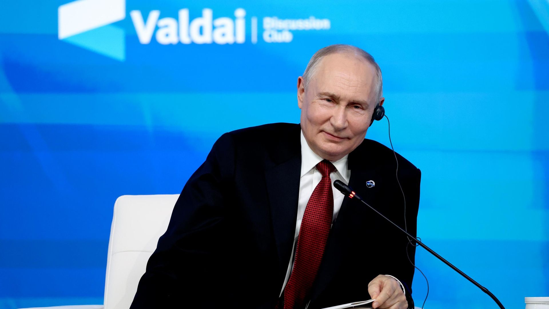 Президент РФ Владимир Путин на пленарной сессии XXIII ежегодного заседания Международного дискуссионного клуба Валдай Президент РФ Владимир Путин на пленарной сессии XXIII ежегодного заседания Международного дискуссионного клуба Валдай - РИА Новости, 1920, 01.10.2026