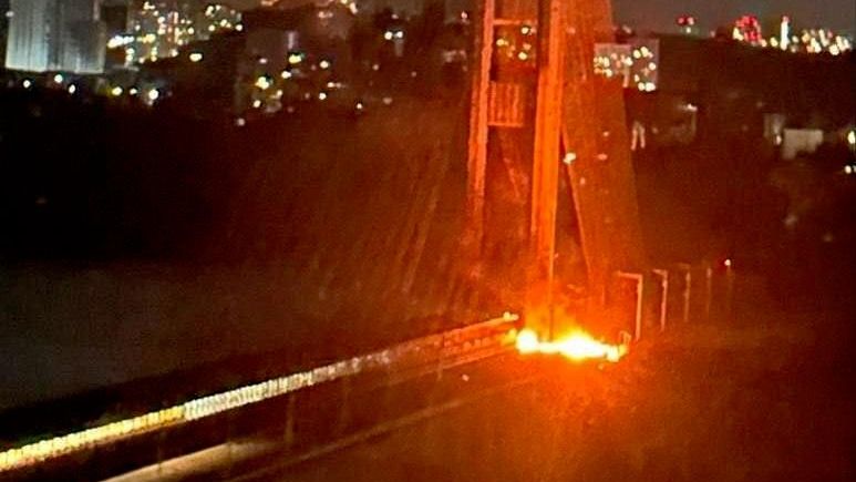 Возгорание на Южном мосту в Киеве Возгорание на Южном мосту в Киеве - РИА Новости, 1920, 02.10.2026