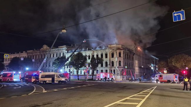Пожар в историческом особняке Ф. Л. Миллера на Исаакиевской площади в Санкт-Петербурге