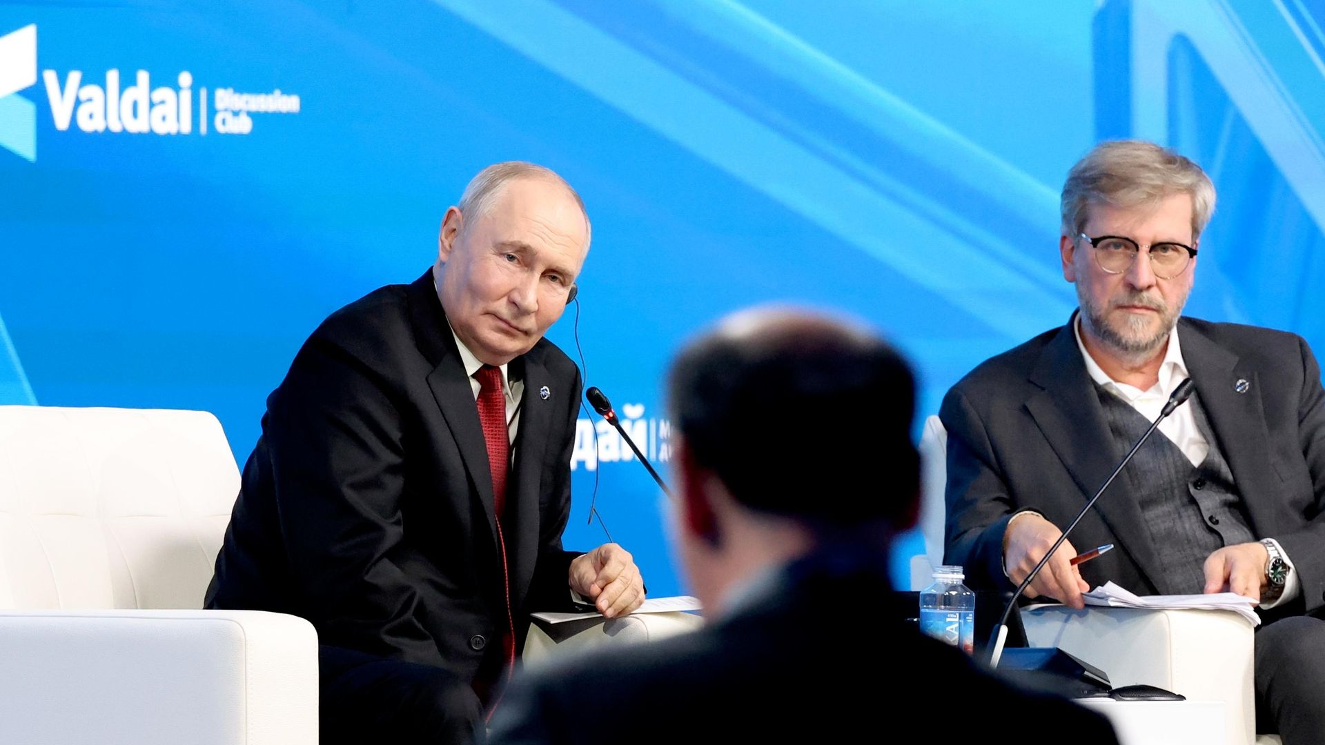 Президент РФ Владимир Путин на пленарной сессии XXIII ежегодного заседания Международного дискуссионного клуба Валдай. 1 октября 2026 Президент РФ Владимир Путин на пленарной сессии XXIII ежегодного заседания Международного дискуссионного клуба Валдай. 1 октября 2026 - РИА Новости, 1920, 01.10.2026