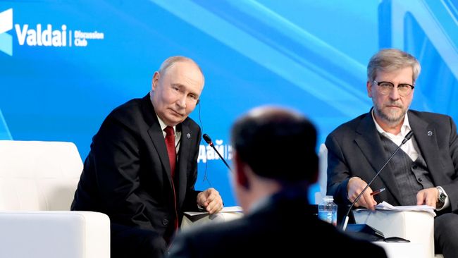 Президент РФ Владимир Путин на пленарной сессии XXIII ежегодного заседания Международного дискуссионного клуба Валдай. 1 октября 2026