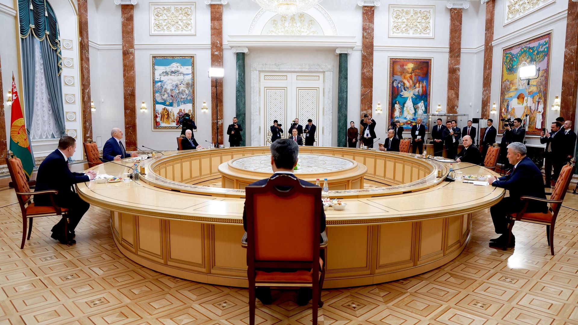 Встреча глав правительств государств —  участников заседания Евразийского межправительственного совета с президентом Белоруссии Александром Лукашенко в Минске - РИА Новости, 1920, 02.10.2026
