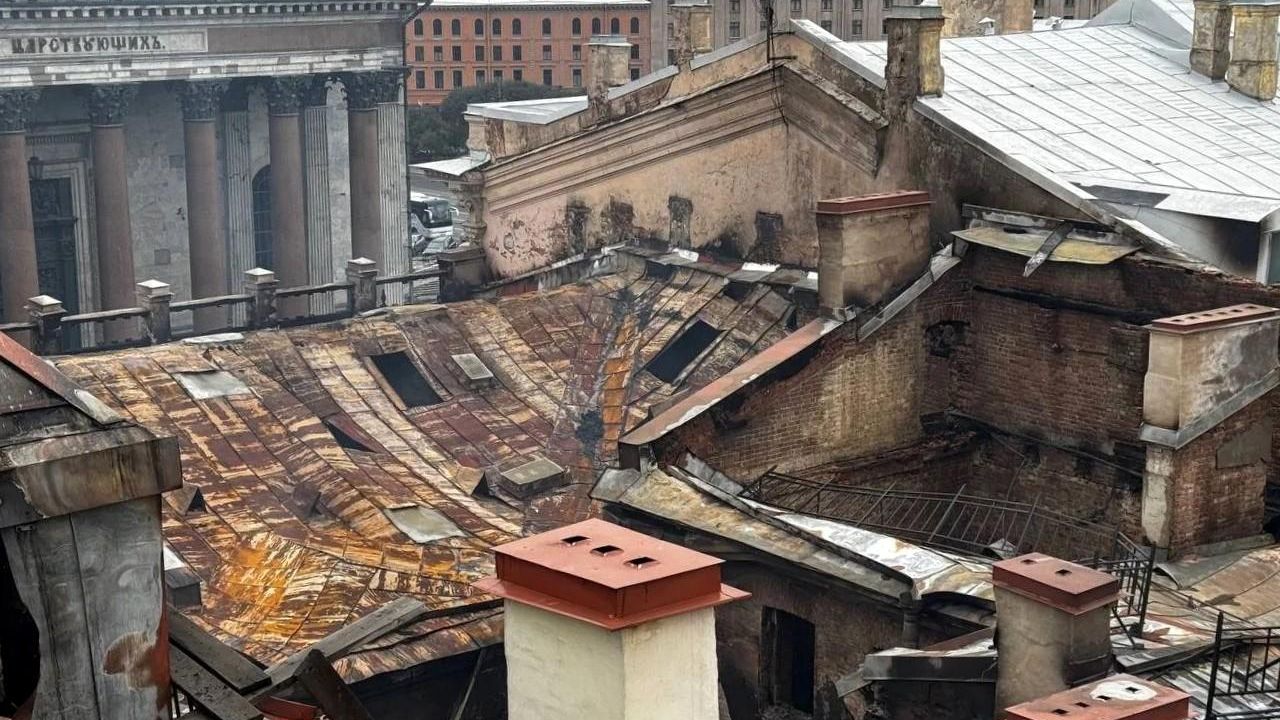 Последствия пожара в историческом особняке Ф. Л. Миллера на Исаакиевской площади в Санкт-Петербурге - РИА Новости, 1920, 05.10.2026
