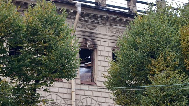 Последствия пожара в историческом особняке Ф. Л. Миллера на Исаакиевской площади в Санкт-Петербурге