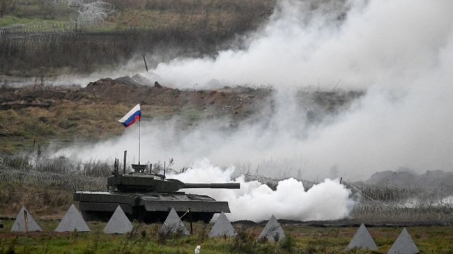 Безэкипажные танки обеспечили поддержку штурма на учениях "Центр-2026"
