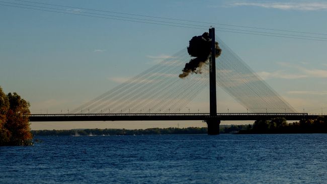Удар по Южному мосту в Киеве
