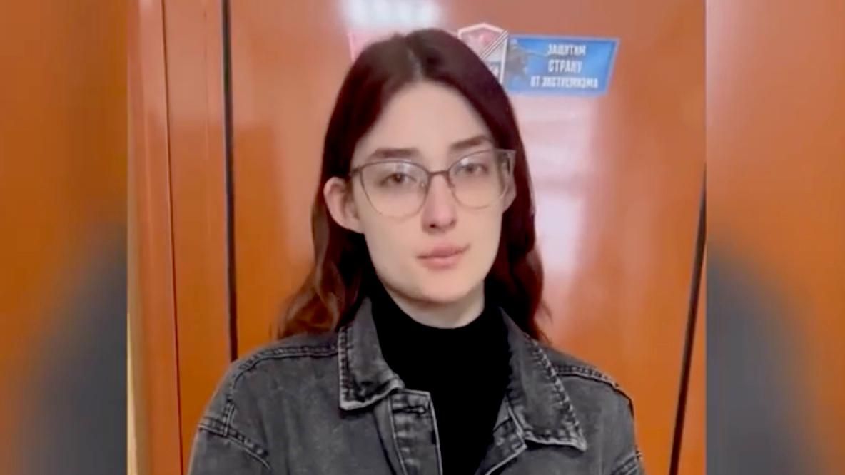 Задержанная, которая осквернила Ржевский мемориал Советскому Солдату - РИА Новости, 1920, 05.10.2026