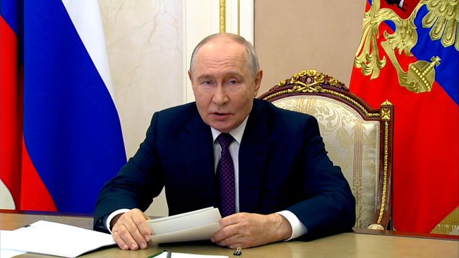 Путин принимает участие в церемонии открытия образовательного комплекса в Якутии