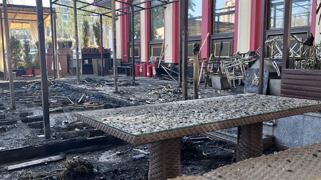 Часть ресторана в центре Донецка сгорела в результате атаки ВСУ