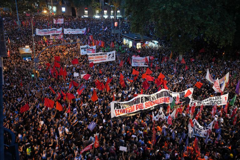 Жители на протесте против жилищной ситуации в Испании Жители на протесте против жилищной ситуации в Испании