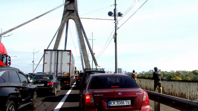 Автомобильная пробка в Киеве Автомобильная пробка в Киеве